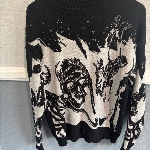 Black and White Skeleton Print Sweater - Picture 2 of 5